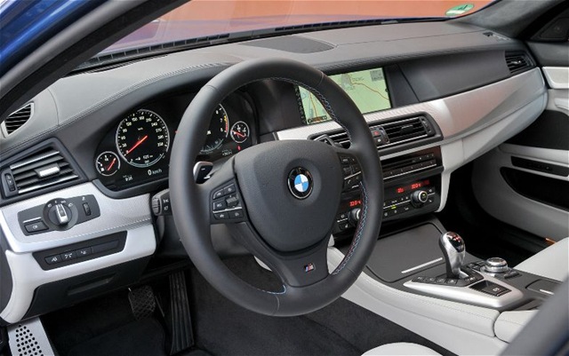[2012-BMW-M5--steering-wheel%255B2%255D.jpg]