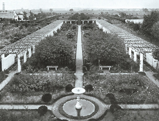 Again in Southampton, this is the garden of 