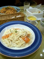 サーモンとイカのクリームパスタ