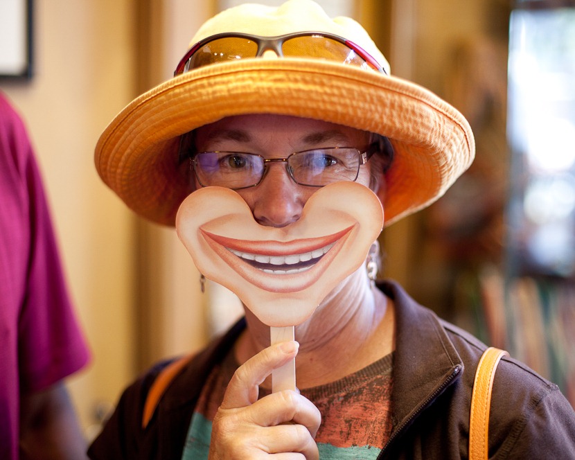 [Laurie%2520with%2520smile%255B2%255D.jpg]