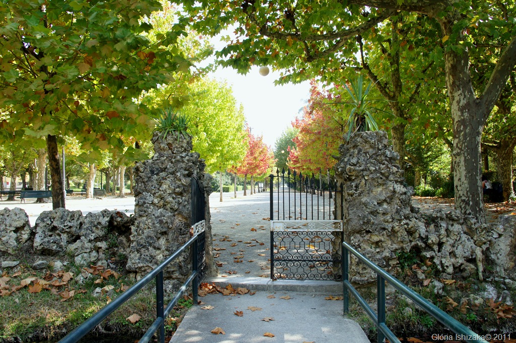 [7%2520-%2520Gl%25C3%25B3ria%2520Ishizaka%2520-%2520Outono%2520-%25202011%2520-%2520Portugal%2520-%2520curia%255B8%255D.jpg]