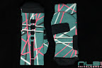 Matching Nike Basketball Elite Socks for LeBron 9 Miami Vice nike basketball elite lebron socks southbeach 1 01 Matching Nike Basketball Elite Socks for LeBron 9 Miami Vice
