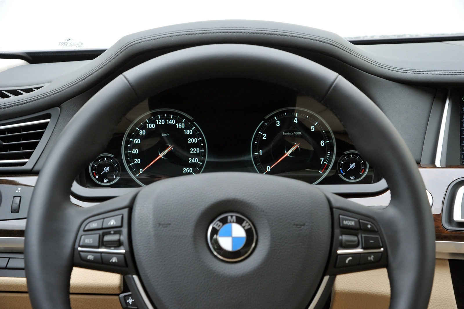 [2013-BMW-7-Series-83%255B2%255D.jpg]