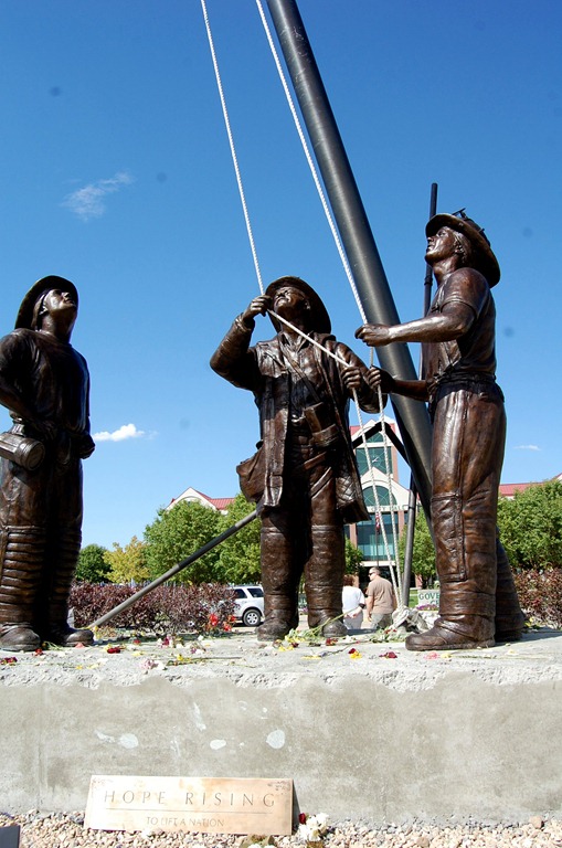 [memorialstatues1313.jpg]