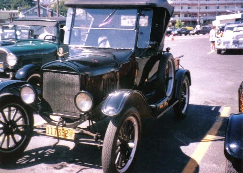 [42-1925-Ford-Model-T-Pickup-in-the-R.jpg]