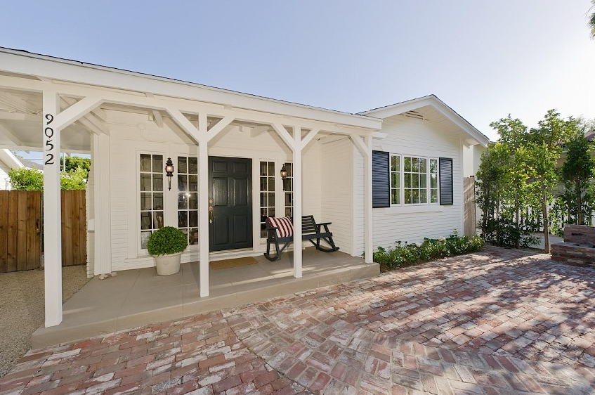 [west-hollywood-bungalow%255B5%255D.png]