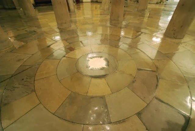 floor-of-crypt floor-of-crypt