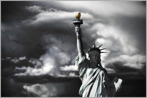 39Statue-Of-Liberty-black-and-white-photography