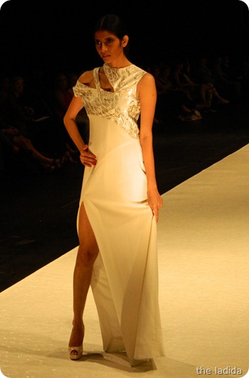 Tiana Continibali - AGFW Fashion Show 2012 (6) Tiana Continibali - AGFW Fashion Show 2012 (6)