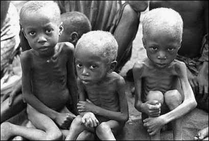 Africa pobreza crianças esfomeadas