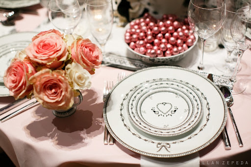 Loved the delicate patterns adorning the china on the NewlyWish tables. Loved the delicate patterns adorning the china on the NewlyWish tables.