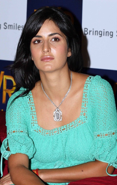 [Katrina-Kaif-in-blue-dress%255B3%255D.jpg]