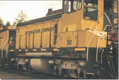 56154116-31 Weyerhaeuser Woods Railroad (WTCX) SW1500 #302 at Headquarters, Washington on May 17, 2005