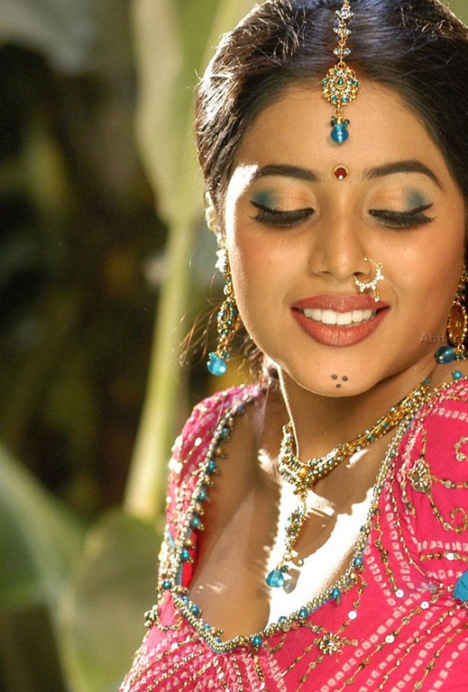[poorna_hot33.jpg]