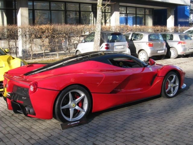 [Ferrari-LaFerrari-5%255B2%255D.jpg]