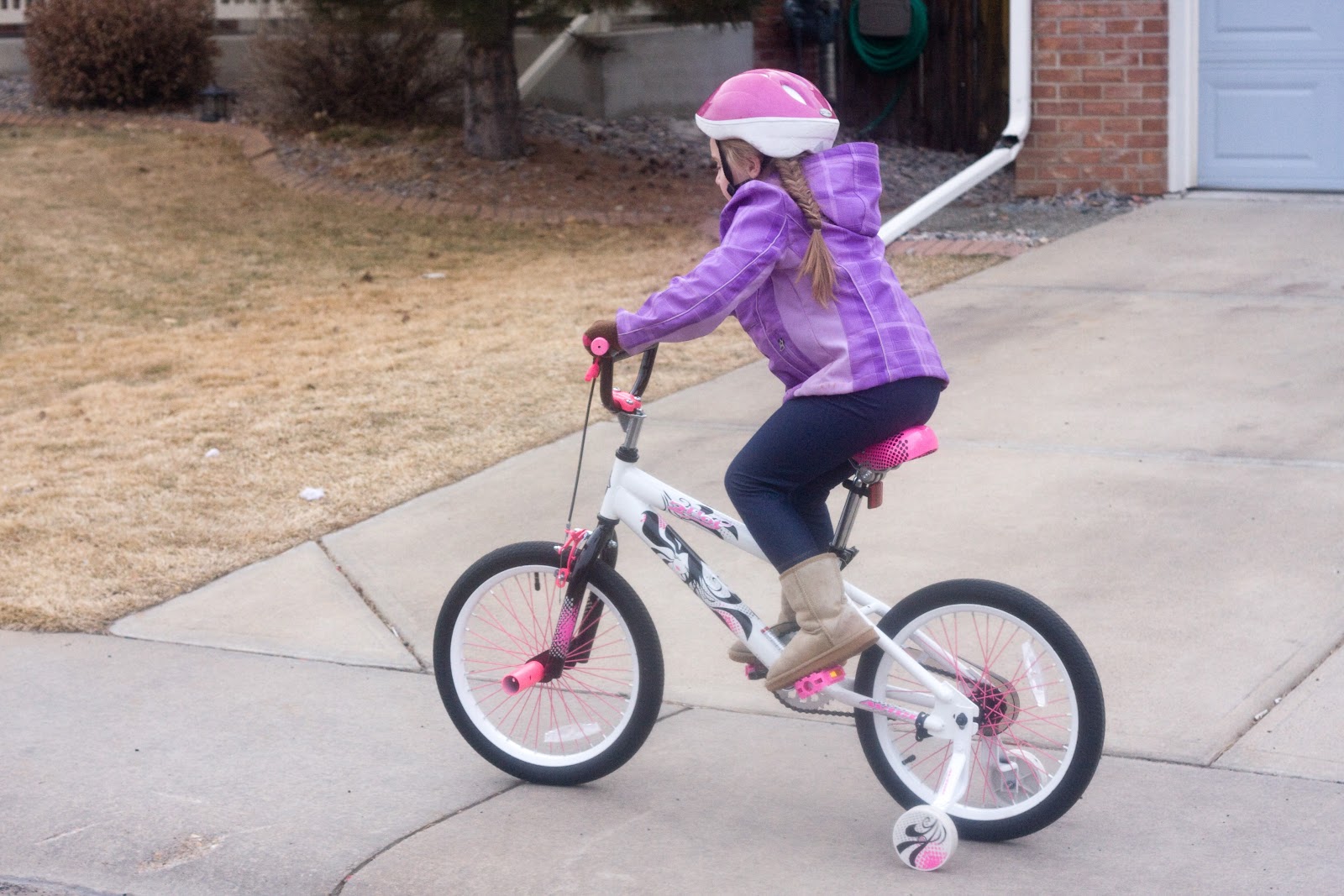 [2.19.13-soph-riding-new-bike-24.jpg]