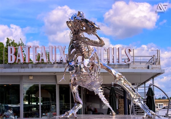 Chrome T-Rex скульптура на берегу Сены в Париже (10 фото) | Картинка №3
