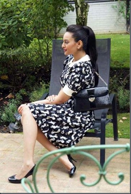 Sonakshi-Sinhas-Paris-Vacation-Pic-1