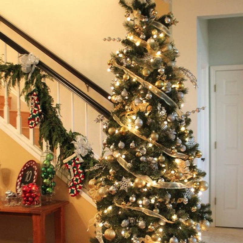 2014 Christmas In the Community's Gold And Silver Tree - The Kim Six Fix