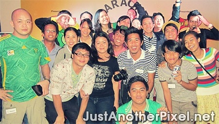 The bloggers who were at the KWC bloggers night - JustAnotherPixel.net