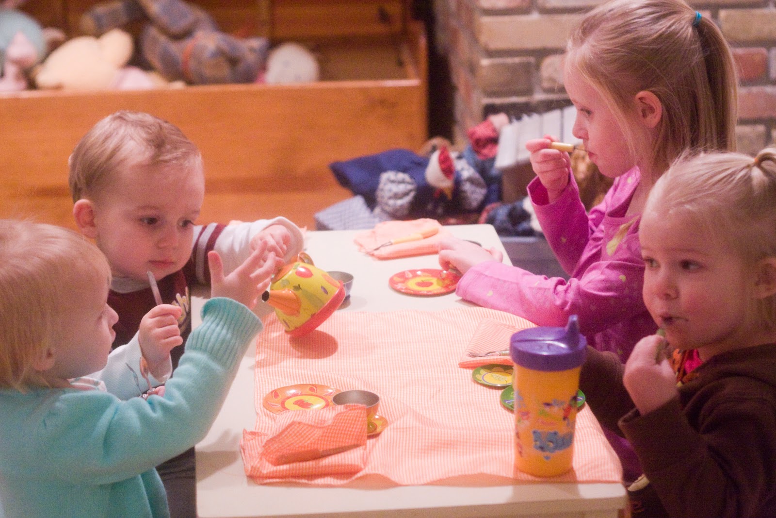 [01%252002%252013_jacob%2520elliott%2520jaycee%2520melody%2520tea%2520party%255B4%255D.jpg]
