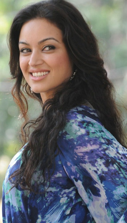 [maryam_zakaria_new_pic%255B3%255D.jpg]