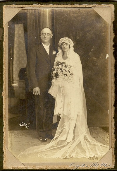 1929 Wedding GRapids Ernest and Elsie Hard to read last name