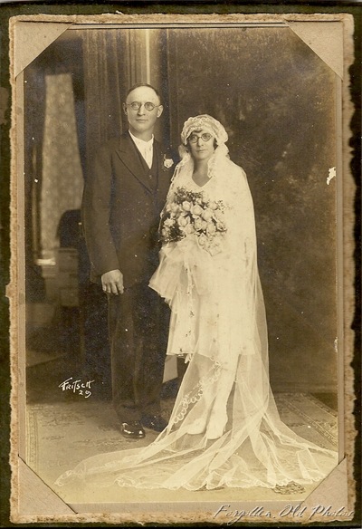1929 Wedding GRapids Ernest and Elsie Hard to read last name 1929 Wedding GRapids Ernest and Elsie Hard to read last name