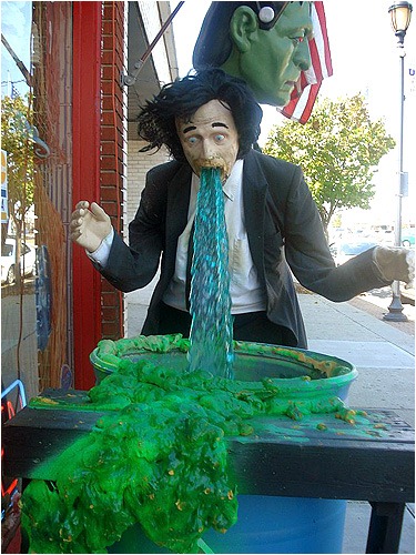 [foys-halloween-store7%255B4%255D.jpg]