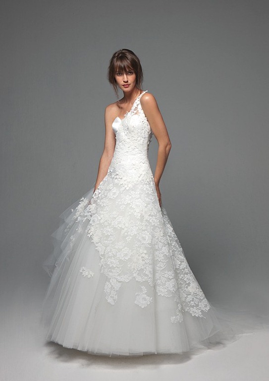 [edding-dress-w14_HELIA_c-cymbeline5.jpg]