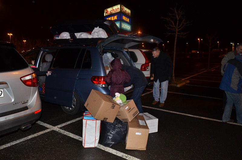 [packing%2520up%2520-%2520unloading-17%255B3%255D.jpg]
