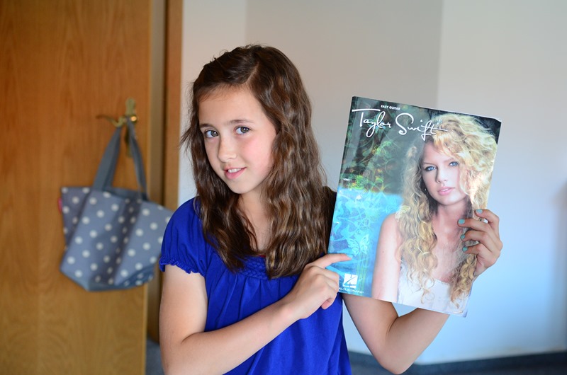 [Katie%2520Taylor%2520Swift-1%255B4%255D.jpg]