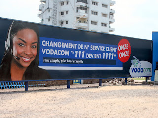 Une vue du panneau publicitaire de la Société de téléphonie Cellulaire Vodacom Congo, le 03/01/2012 à Kinshasa. Radio Okapi/Ph. Aimé-NZINGA