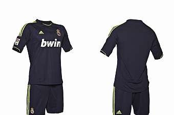 [segunda%2520camiseta%2520Real%2520Madrid%255B2%255D.jpg]
