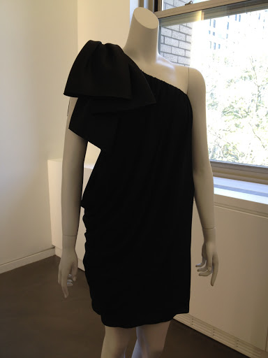 I would be a bridesmaid again to wear this LBD. Everyone will definitely wear it again, and it costs $168. I would be a bridesmaid again to wear this LBD. Everyone will definitely wear it again, and it costs $168.