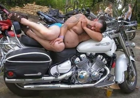 [Sleeping-on-a-Motorcycle-062.jpg]