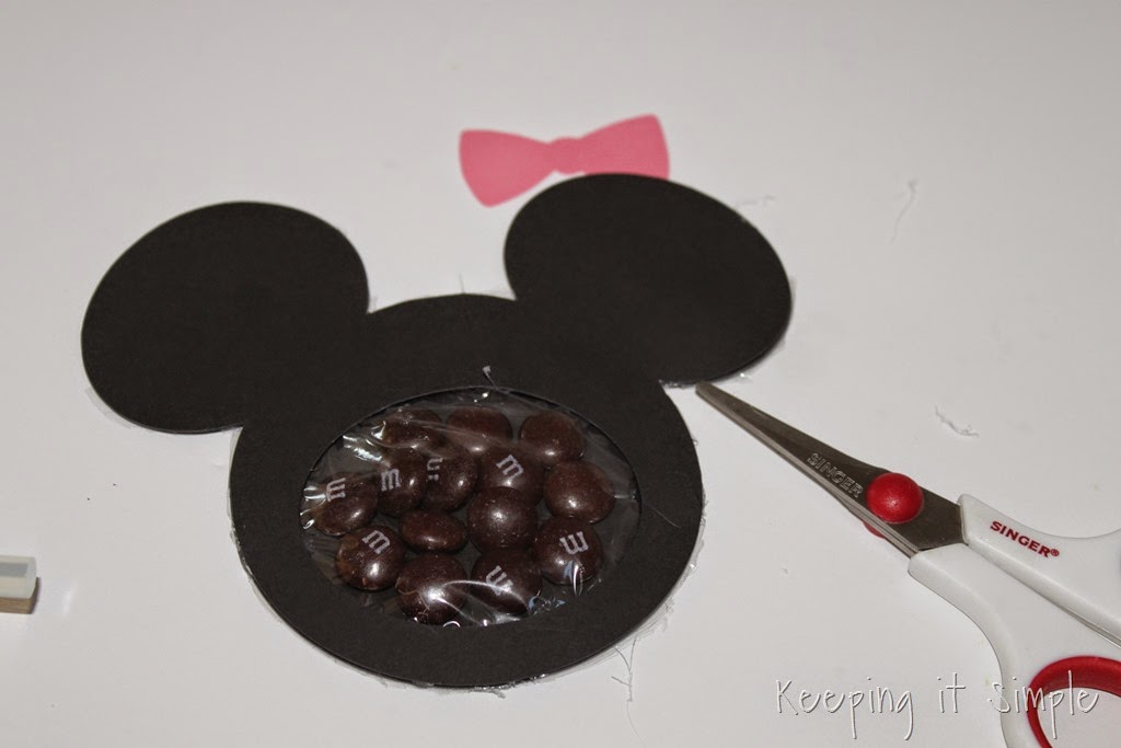 [Mickey%2520mouse%2520and%2520Minnie%2520Mouse%2520Homemade%2520Valentines%2520with%2520Printable%2520%25285%2529%255B3%255D.jpg]