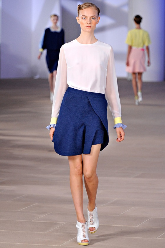 [preen-rtw-ss2012-runway-017_193944299679%255B3%255D.jpg]