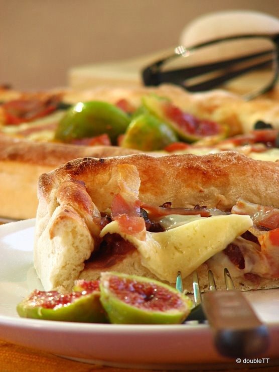 pizza sa slatkim od luka i smokava-5