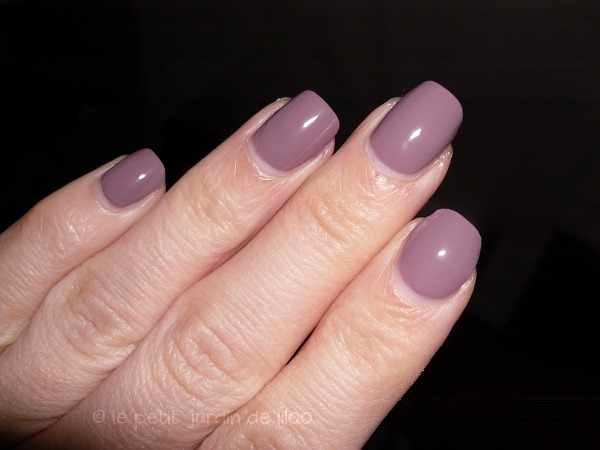 004-max-factor-max-effects-mini-nail-polish-cappuccino