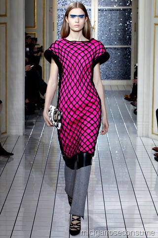 [balenciaga___pasarela_520941553_320x480%255B5%255D.jpg]