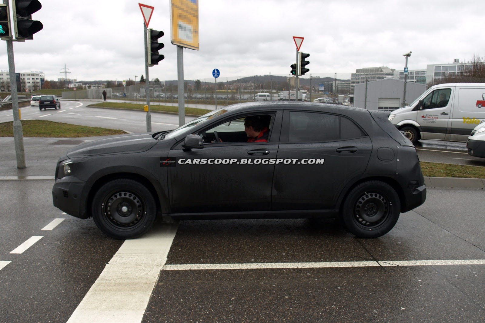 [New-Mercedes-GLA-Carscoop-7%255B3%255D.jpg]