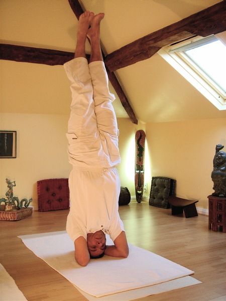 [Shirshasana%255B4%255D.jpg]