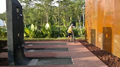 2011-12-10-008