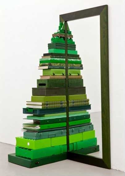 [http-www_lushome_com11-alternative-christmas-tree-designs-made-books883262%255B3%255D.jpg]
