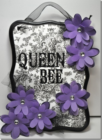 QUEEN BEE SIGN2