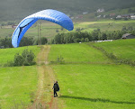 Kite vingen opp bakken igjen.