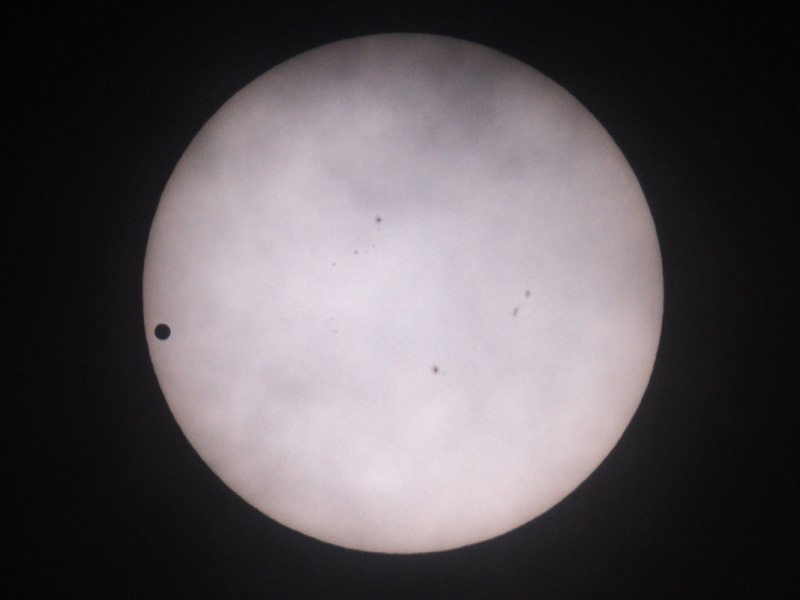 venus-transit-terlihat-dari-seoul-korea