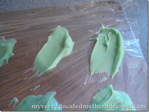 Cake Decorating candy melts flower leaves