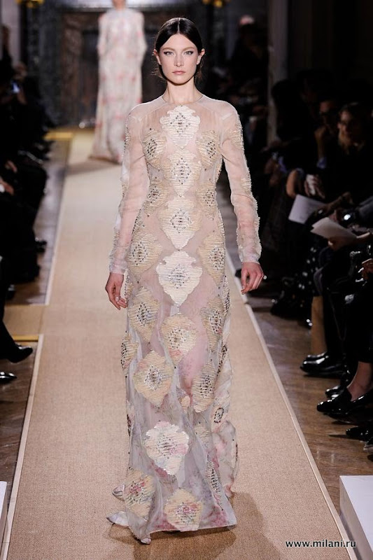valentino-haute-couture-spring-2012-pfw77.jpg
